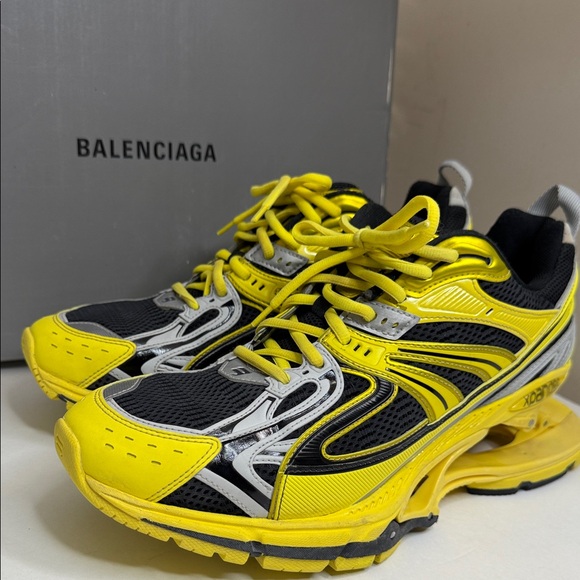 Balenciaga Men's Sneakers in Vibrant Yellow and Black - Picture 8 of 10